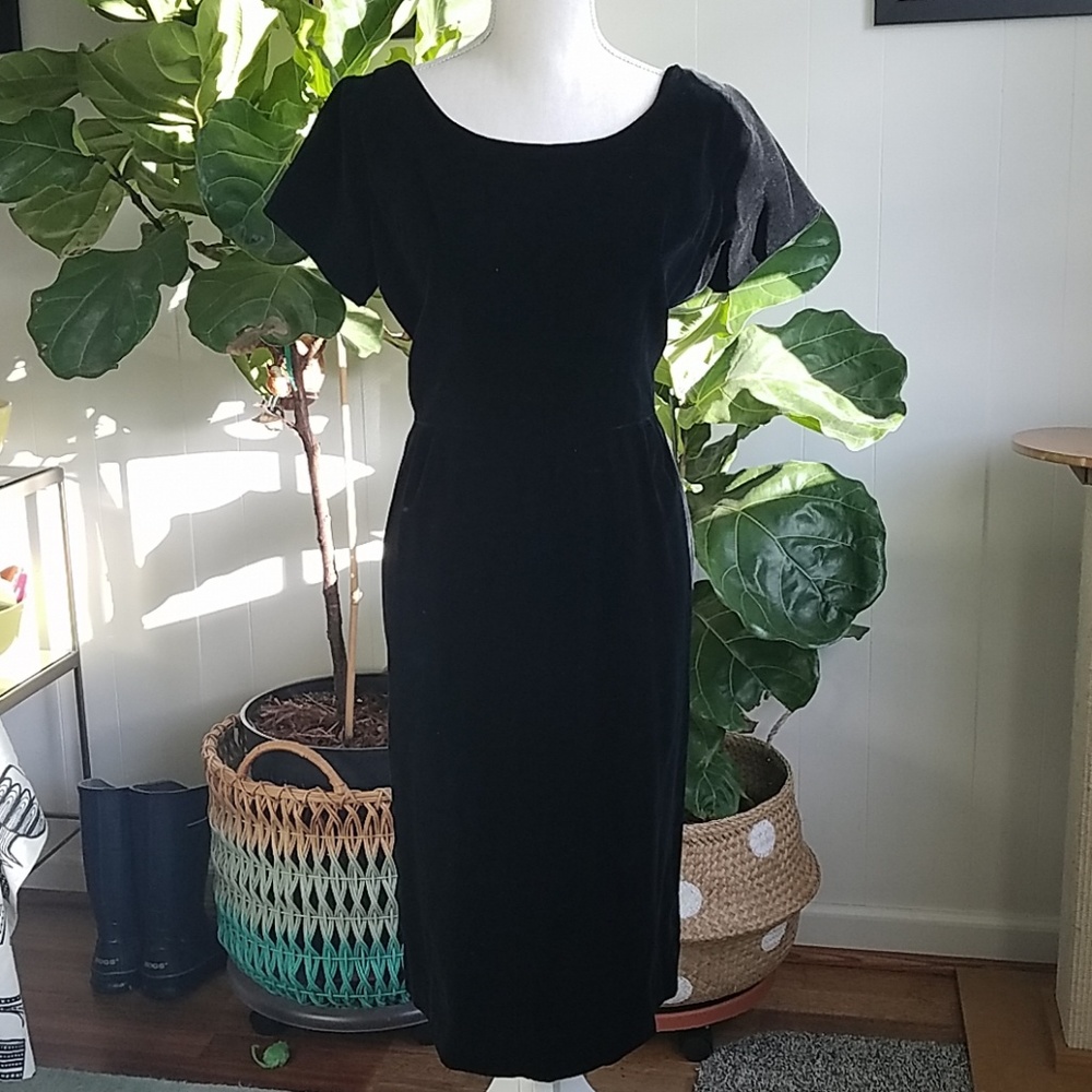 Vintage early 60s/late50's Velvet Cocktail dress